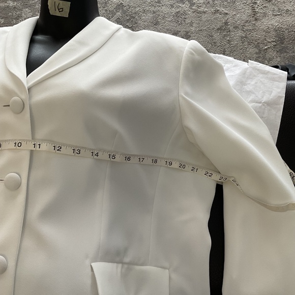 EMILY Polyester Skirt Suit Size 10 White Lined Notch Collar Cocktail 2PC - Picture 7 of 11